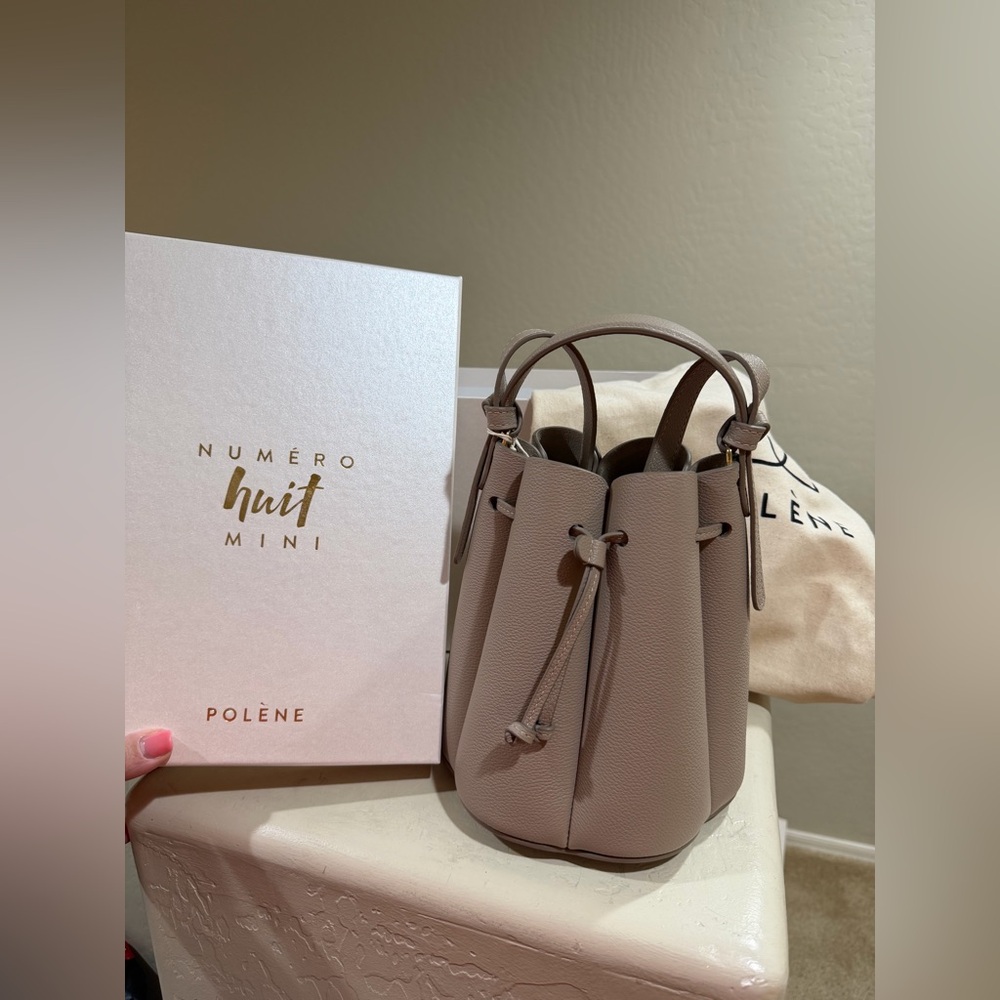 Polene Numéro Huit Mini
EDITION TEXTURED TAUPE